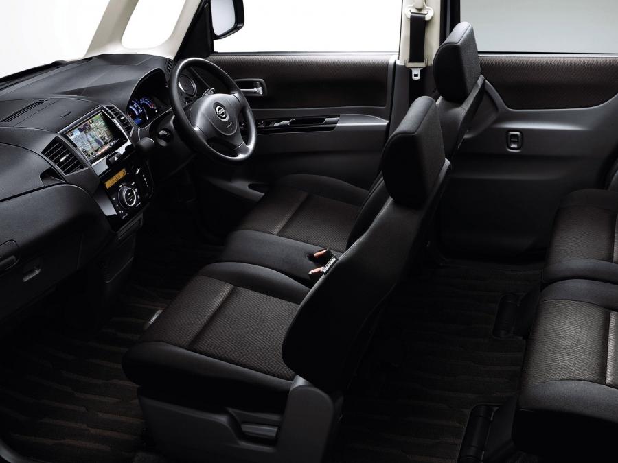  Nissan Roox 2009 года  (фото 2 из 6)